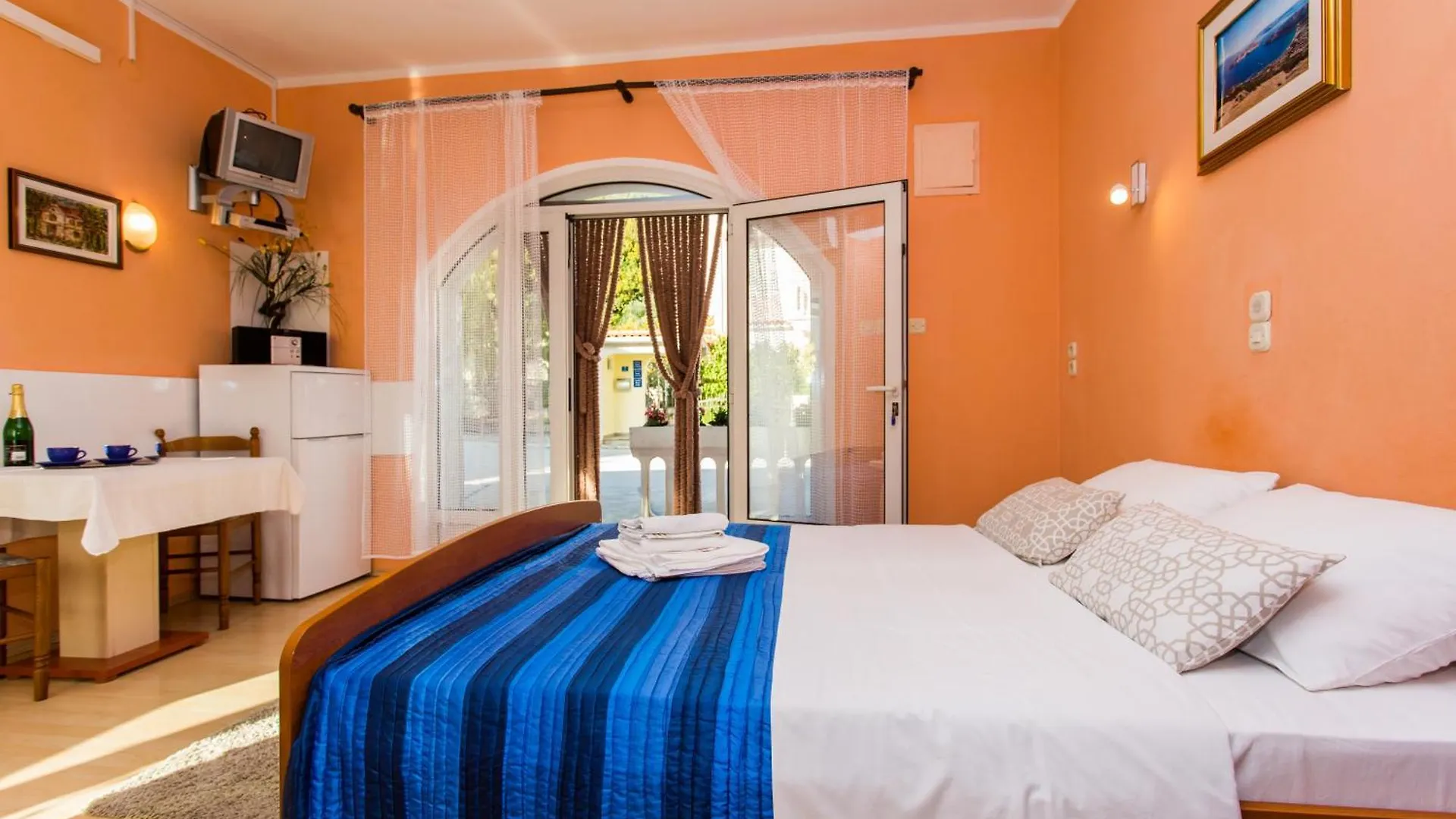 Apartments Luka 3 Baska  Croatia