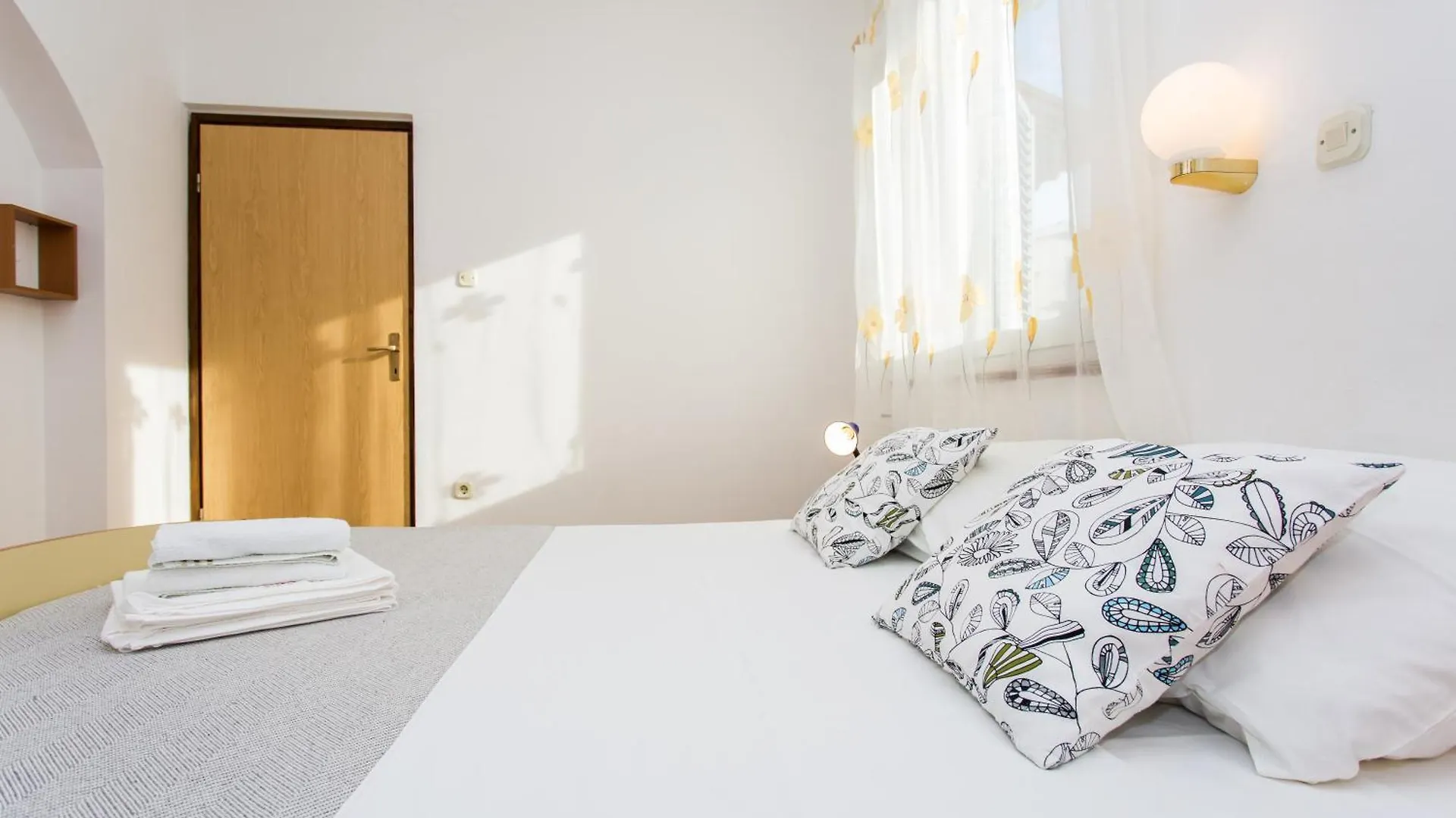 Apartments Luka 3 Baska  Croatia