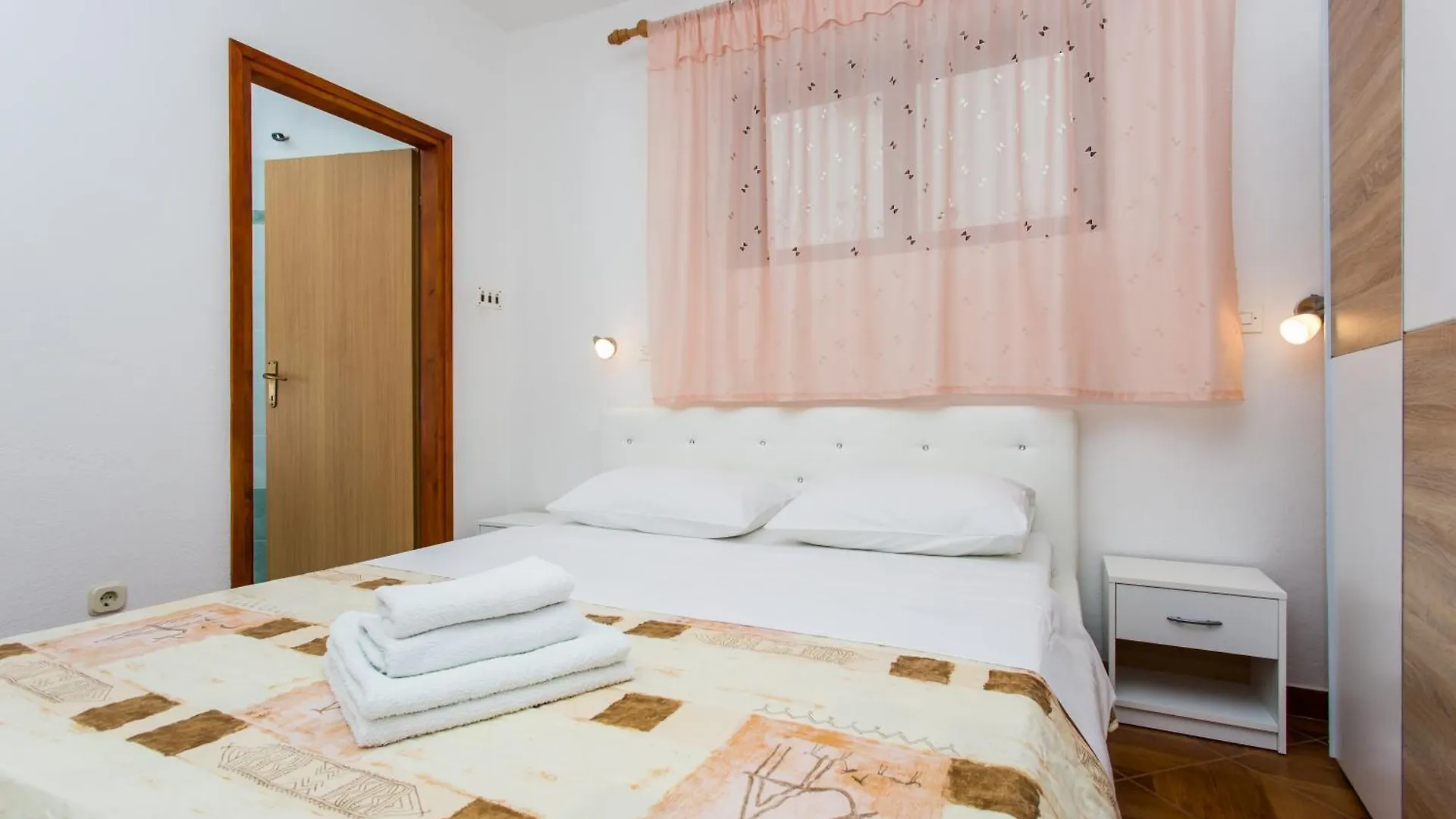 Apartments Luka 3 Baska  Croatia