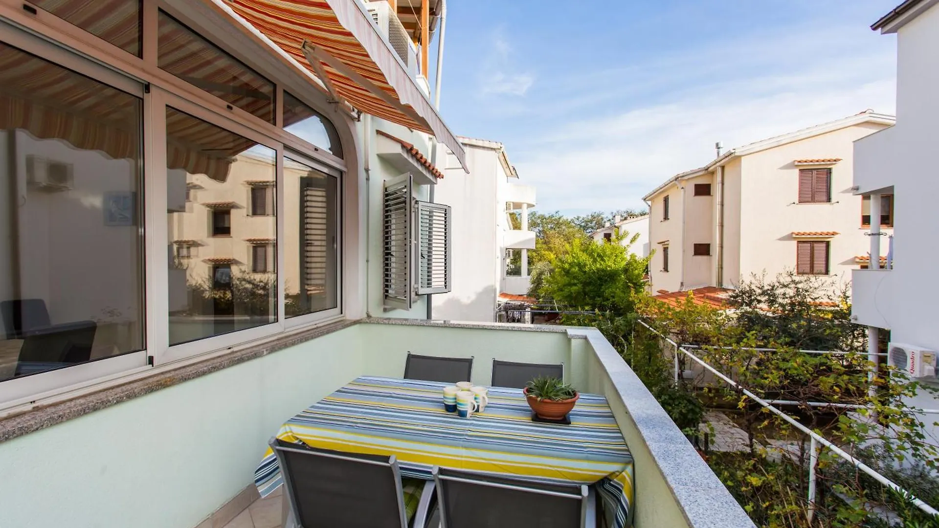 Apartments Luka 3 Baska