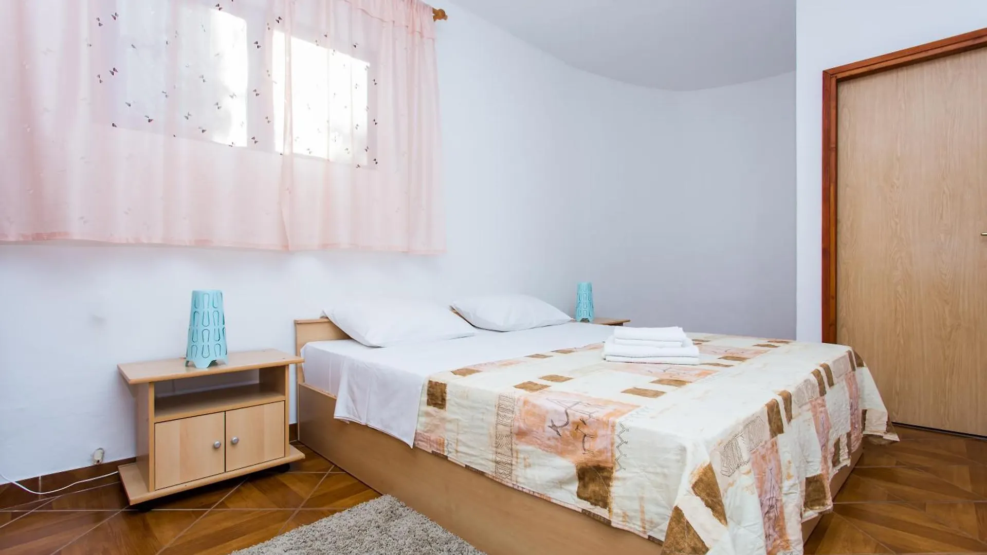 Apartments Luka 3 Baska  Croatia