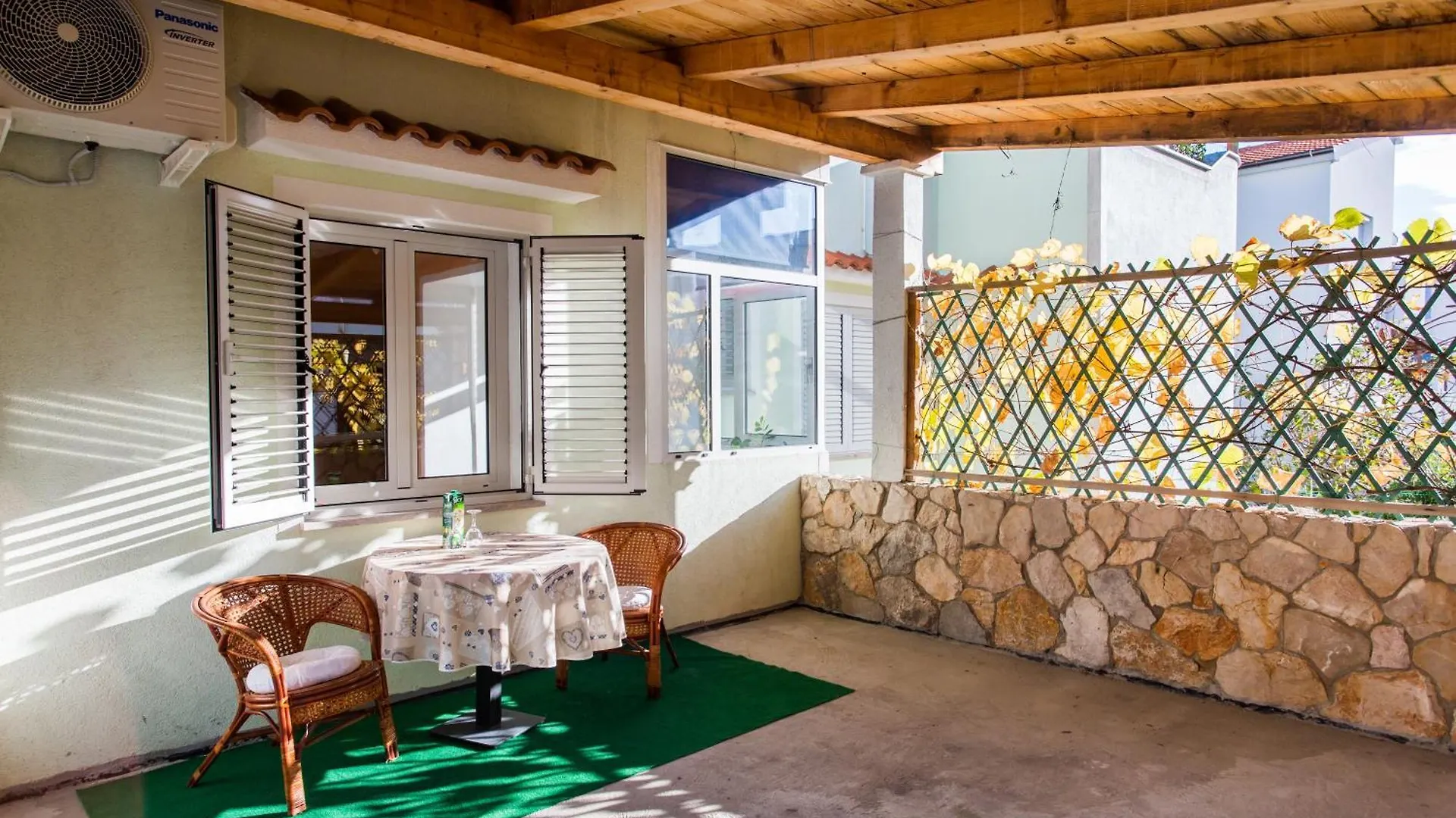 Apartments Luka 3 Baska  Croatia